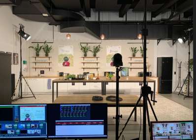 STUDIO